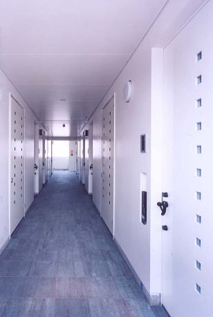 �f�U�C�i�[�Y�}���V����