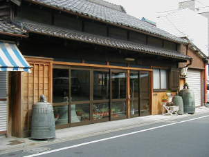 ���자���X