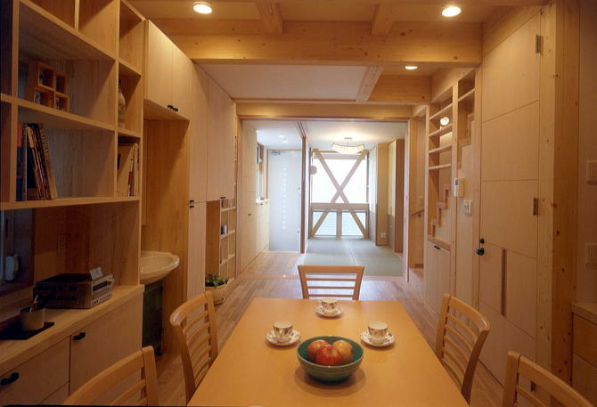 収納たっぷりの自然素材住宅　神戸市兵庫区　設計監理　長谷川建築設計事務所