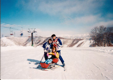 �ʐ^1-3 ���������B����������(�����)�ƃ_�b�V������
(�E���)�ƁA�o�C�X�L�[�ɏ����Ray�B