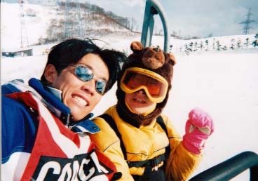 �ʐ^1-5 ���t�g�̏�ŁB�_�b�V������(��)��Ray